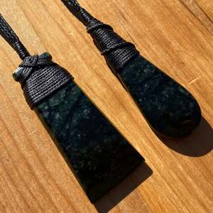Toki & Roimata Pendant Set - Tangiwai