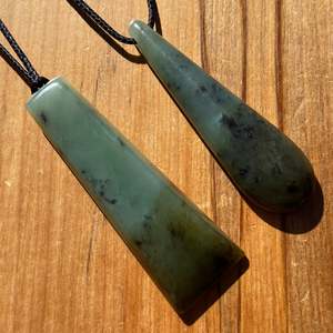 Pounamu Pendants: Toki & Roimata Pendant Set - Inanga