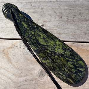 Pounamu Mere: Douglas Creek Pounamu Mere