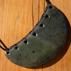 Kawakawa Pounamu Breastplate