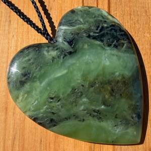Kawakawa Greenstone Heart Pendant - Extra Large