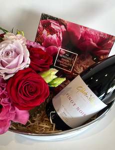 Alcohol: Gibbston Valley Pinot Noir Deluxe Hamper