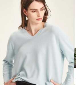 KARI CASHMERE V Sweater