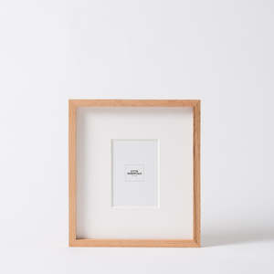 Frames: EDGE FRAME OAK 5 x 7