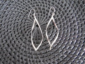 Products: Open Twist Drop Earrings - Exudy Art for Living