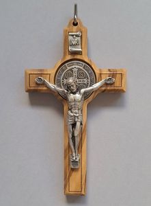 Olive Wood St Benedict – Made in Italy 8cm Family Life Catholic Gifts