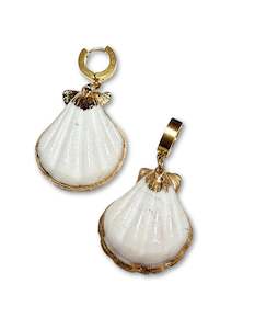 Natural White Sea Shell Scallop Earrings - Medium