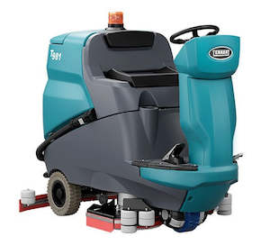 Ride On Battery Scrubber: TENNANT T981 RIDE ON FLOOR SCRUBBER