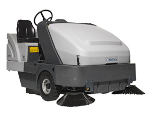 Ride On Battery Sweeper: NILFISK SR1601 MAXI BATTERY RIDE ON SWEEPER