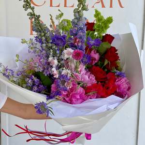 Fresh Flowers Online: Florist's Choice Flower Arrangement