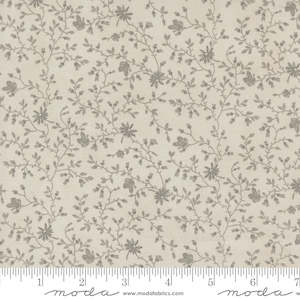 Vintage Linens | Papillion Bramble | Silver 44361 14