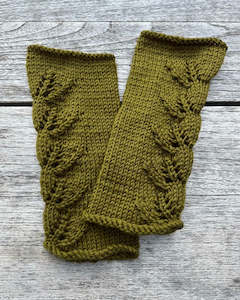 Fern Leaf Mitts 8ply | The Kiwi Stitch & Knit Co