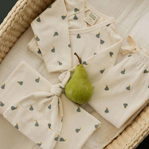 Baby Gift: Welcome Home Bundle - Petite Pear