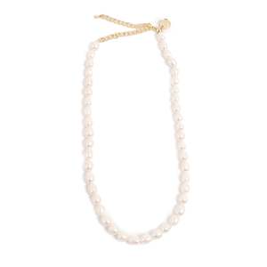Short Chain Necklace with Freshwater Pearls | A & C