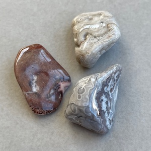 Products: Agate, Crazy/Mexican Lace (Tumbled) - The Crystal People