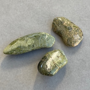 Products: Agate, Green Lace (Tumbled) - The Crystal People