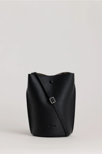 Yu Mei Phoebe Bucket - Black Deer Nappa