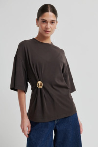 Tees Singlets: Second Female Enora Brooch Tee - Chocolate Tarte