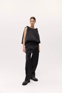 Harris Tapper: Harris Tapper Knot Top - Black