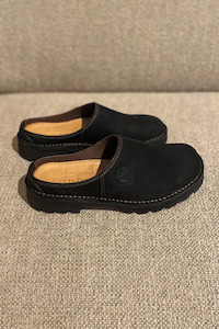 Commonplace X McKinlays Anderson Slip On Loafer - Nubuc Black with contrast stitch
