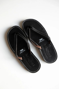 Designer Shoes Nz: Commonplace Essentials Boundary Sandal - Black/White