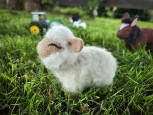 Farmyard Friends - Sally the Sheep