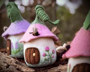 Fairies: Pink Bellflower Bungalow - Felt Fairy House