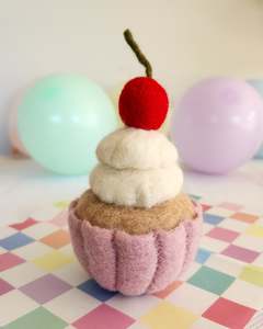 All: Vanilla Cream Cupcake - Felt Food