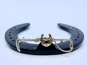 Hunt Whip Stockpin | Large | with Horseshoe