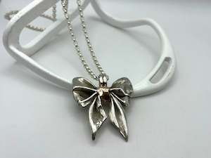 Bow Pendant | Preloved