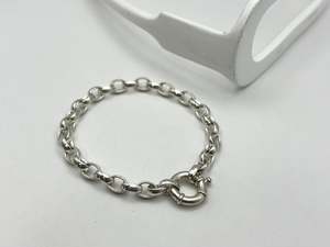 Oval Belcher Chain Bracelet | Bolt Clasp | End of Line