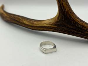 End Of Line Jewellery: Rectangular Top Signet Ring