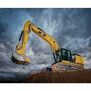 Children Babies Quilt Panels: Caterpillar Excavator - Riley Blake Designs