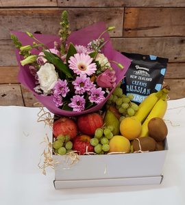 Flowers, Fruit and Fudge Gift Pack Tauranga