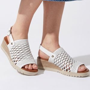 Flats: CABELLO ENIGMA WHITE