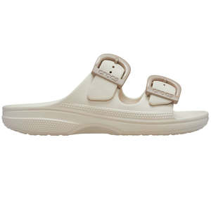 Crocs: CROCS ENAMEL BUCKLE SATURDAY SANDAL FRAPPE