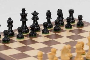 Chess: Black Universal Chess Set with Walnut Board. 89mm King