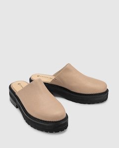 Womens Shoes: Global Mule Shoe