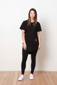 Made: BASIC TEE BLACK