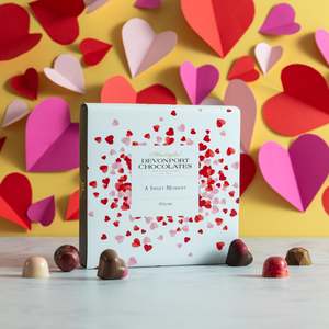 Frontpage: A Little Love – 16 Piece Bonbon Set