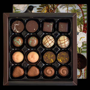 Frontpage: Flavours of New Zealand – 16 Piece Bonbon Set