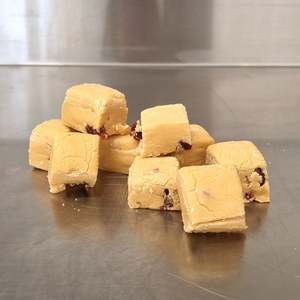 simple: Cranberry & White Chocolate Fudge - 150g