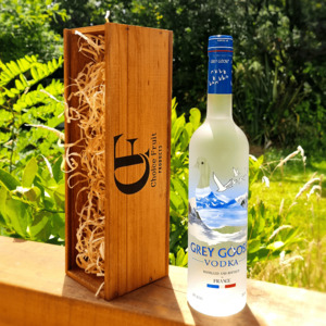 Gift Hampers Beverage: Gift Box - Grey Goose Original Vodka 700ml