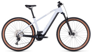 Clearance: Cube Reaction Hybrid Pro 625