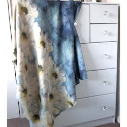 Giftware: Innocence Merino Wool Throw