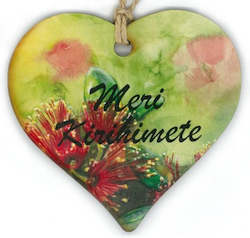 Wooden Hearts: Meri Kirihhimete Black