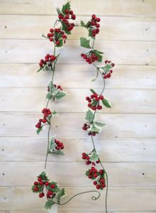 Holly with Large Berry Garland