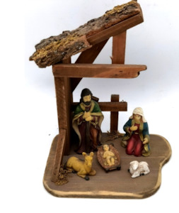 Nativity: Nativity with Stable 18x22cm