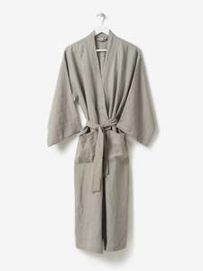 Bathroom: Puddle Linen Robe