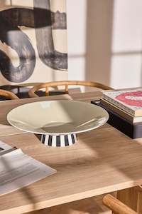 Homewares: Toppu Centrepiece Low | Vanilla/ Black/ White